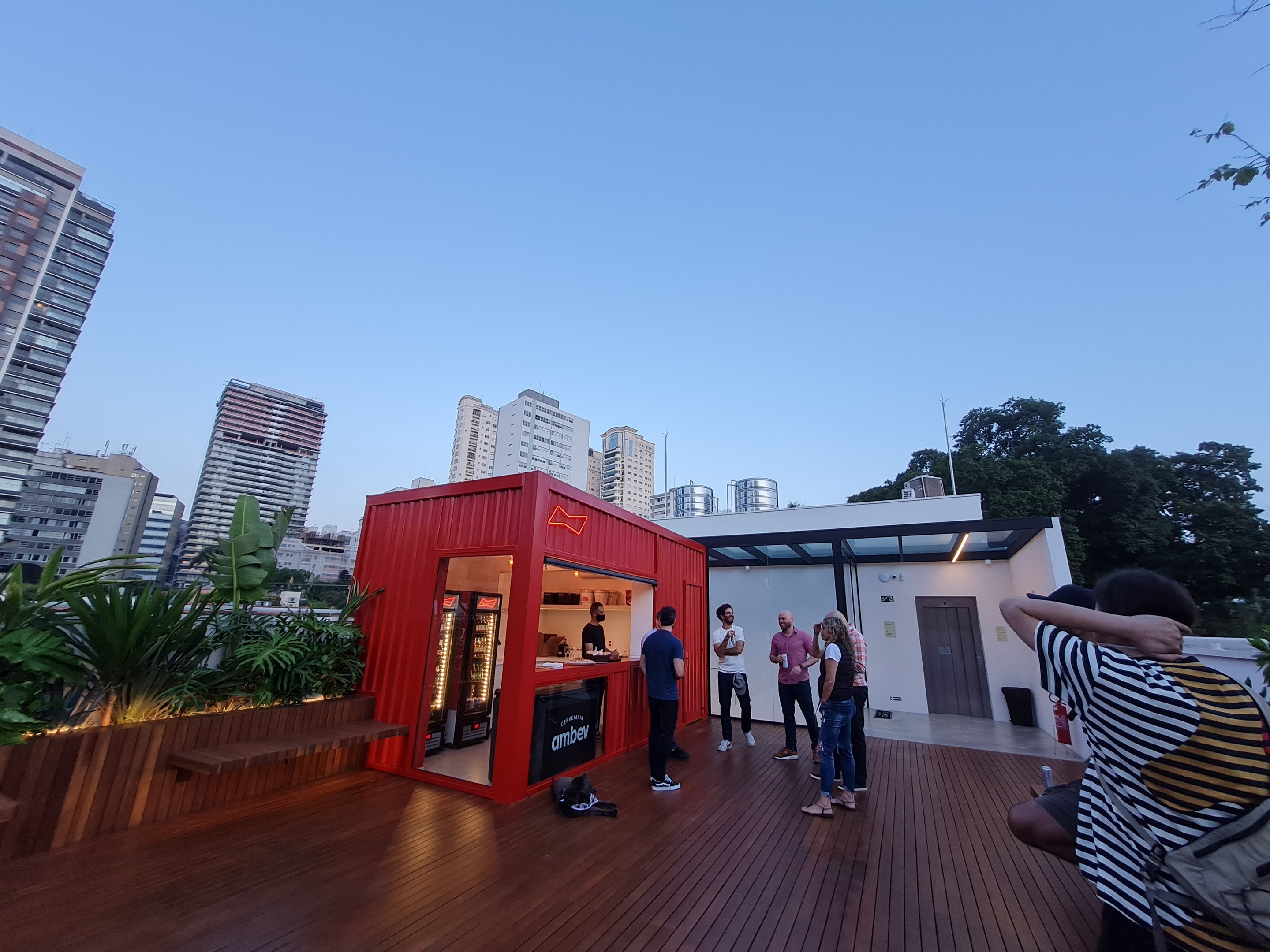Budweiser Rooftop no novo Zee.Dog Temple, em São Paulo: espaço terá mesas e pode ser usado para shows e eventos